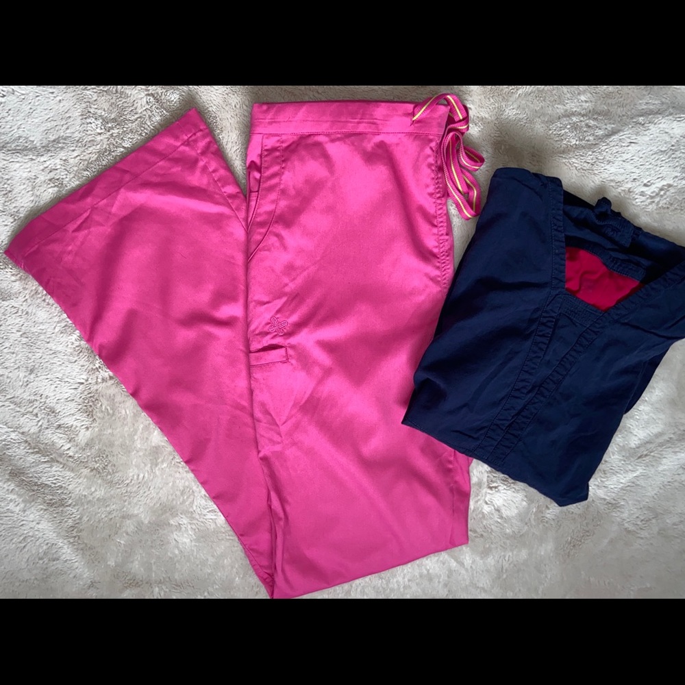 Navy/Pink scrub set - women’s L